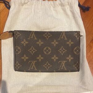 Louis Vuitton Monogram Pochette—authentic/free COA